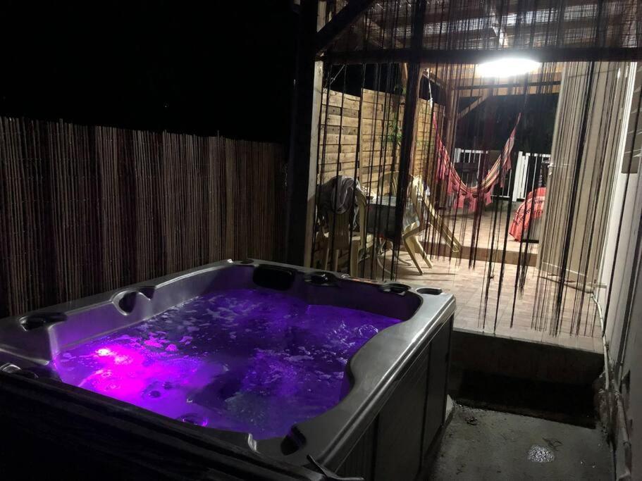 Logement Dans Un Lieu Calme Et Verdoyant A Proximite De Tout Avec Jacuzzi!!! Бас-Тер Екстер'єр фото