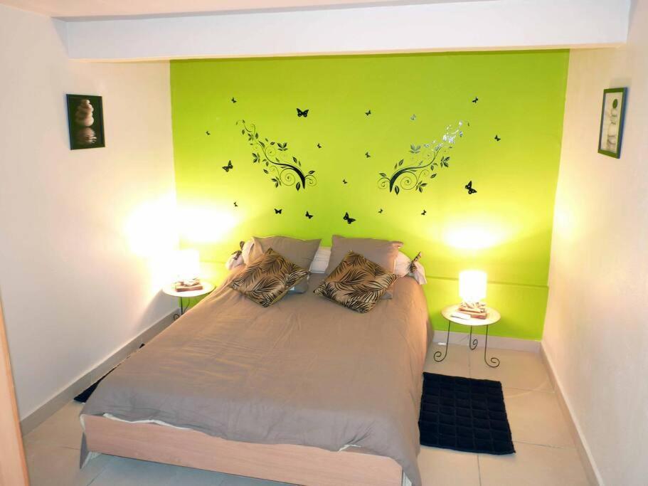 Logement Dans Un Lieu Calme Et Verdoyant A Proximite De Tout Avec Jacuzzi!!! Бас-Тер Екстер'єр фото